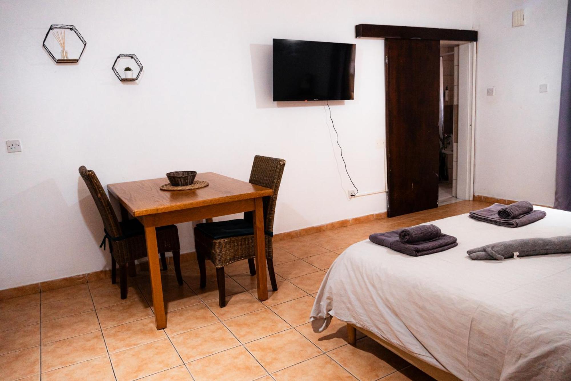 Nissus Urban Hostel Ayia Napa Room photo